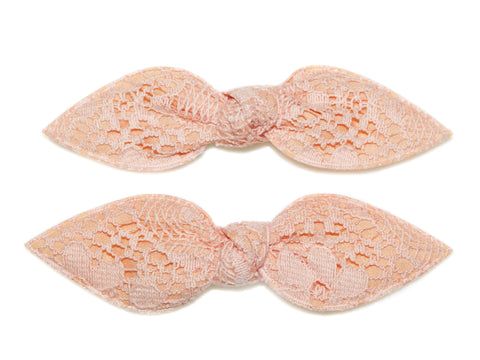 Lace Pointed Bow Large Snaps - Peach