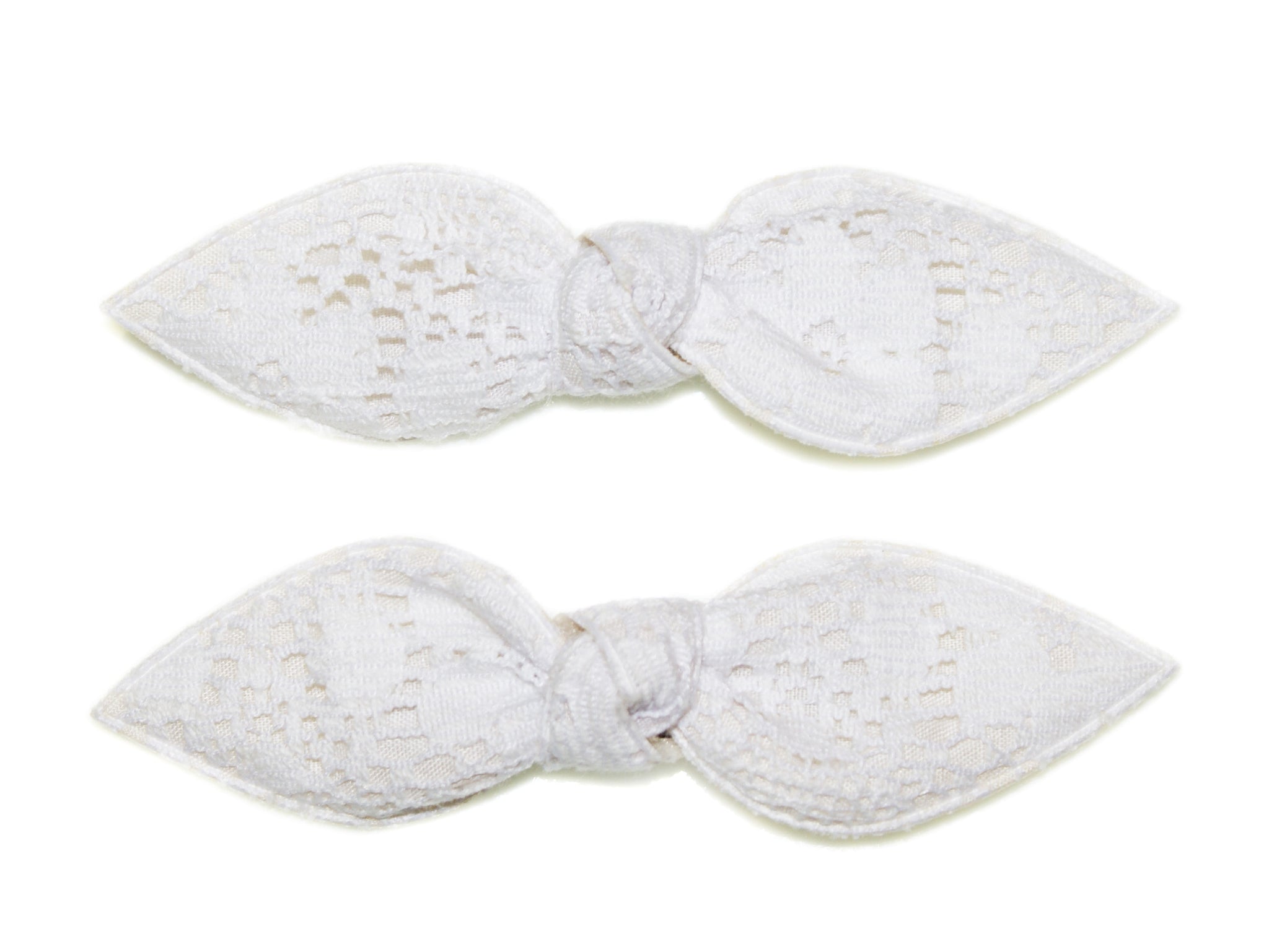 Lace Pointed Bow Large Snaps - White